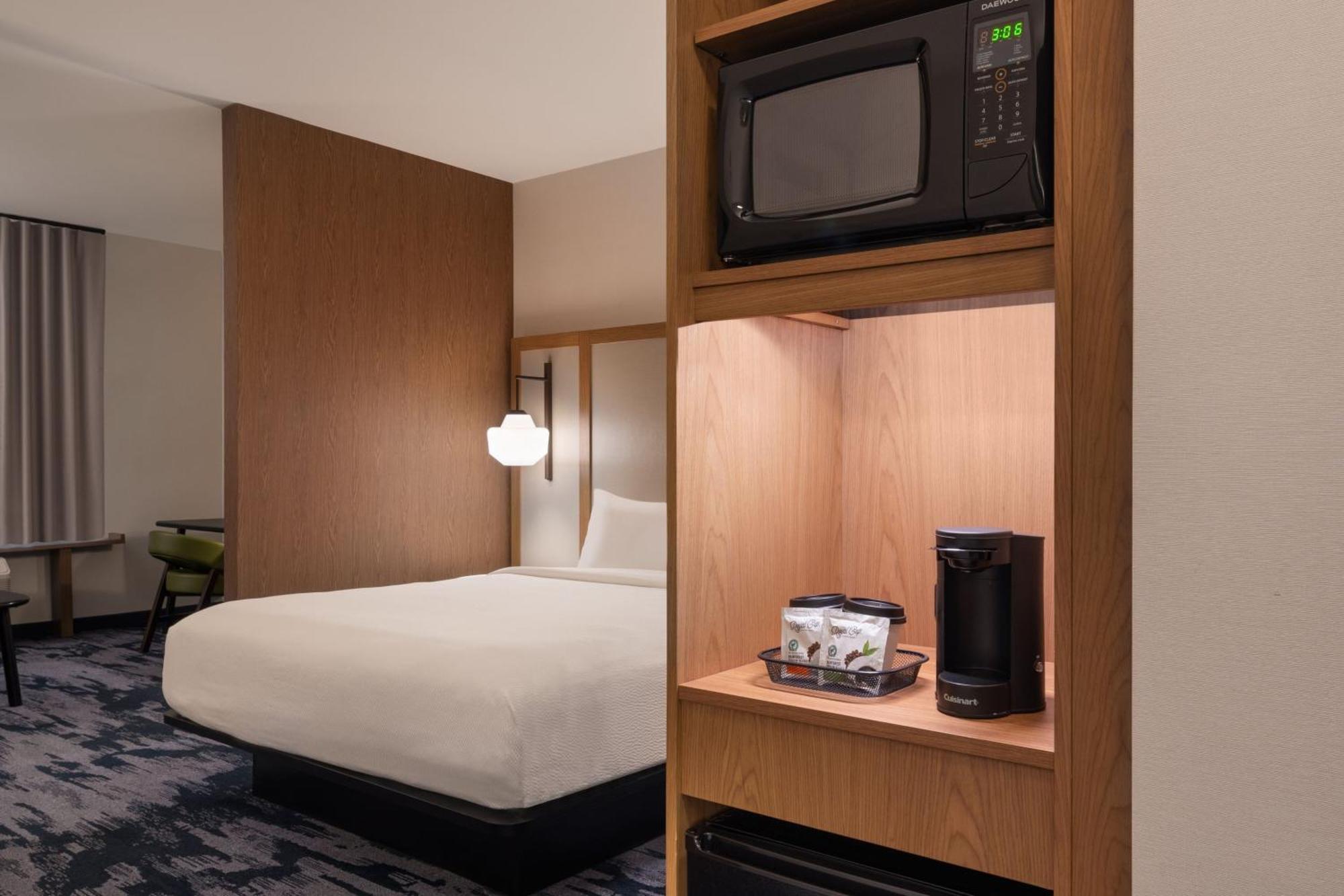 Fairfield Inn & Suites By Marriott Cleveland Tiedeman Road Бруклин Экстерьер фото