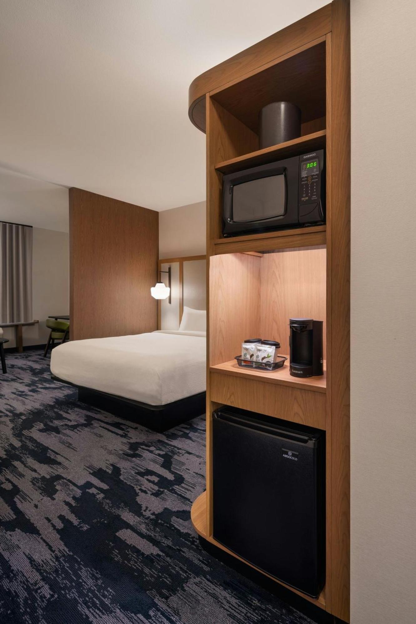 Fairfield Inn & Suites By Marriott Cleveland Tiedeman Road Бруклин Экстерьер фото
